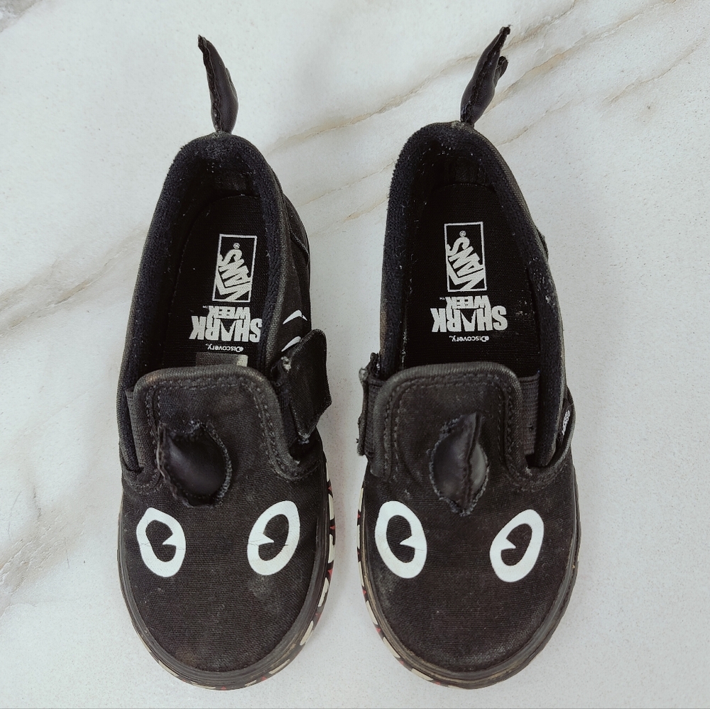Vans X Shark Week Discovery Toddler Slip On V Sneakers, Phin Black, Sz 9 - Picture 2 of 10